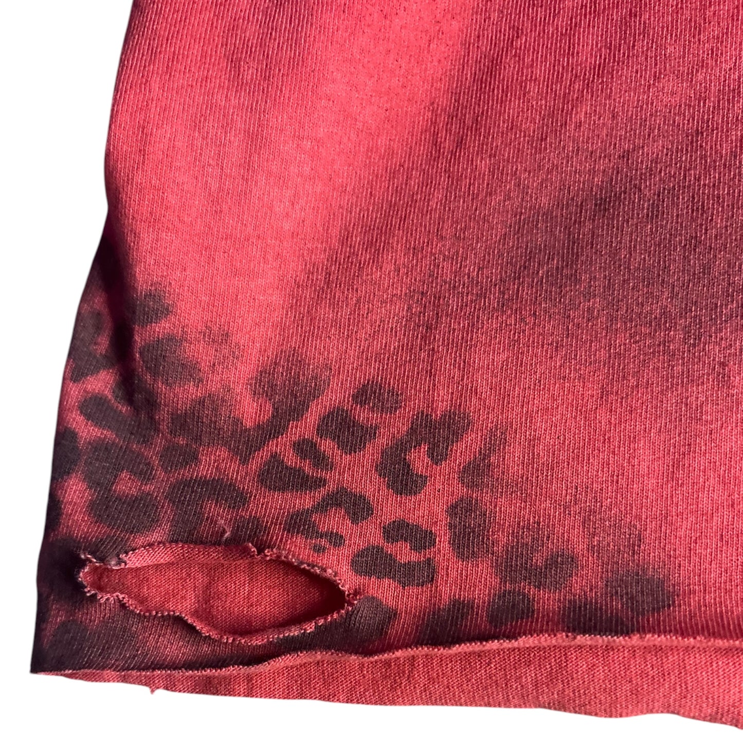Vintage Red “The Wilde Die Young”
